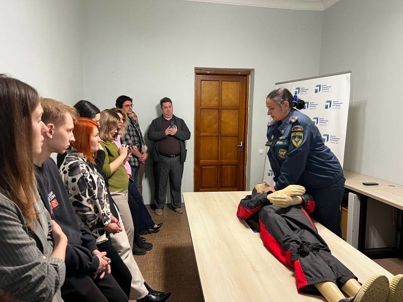 В Пензе сотрудники АНО «ЦУР» обучились алгоритму оказания первой помощи и психологической поддержки пострадавшим в чрезвычайных ситуациях