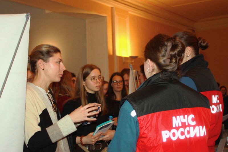 Психологи Северо-Западного филиала ФГБУ ЦЭПП МЧС России рассказали студентам о специфике своей деятельности