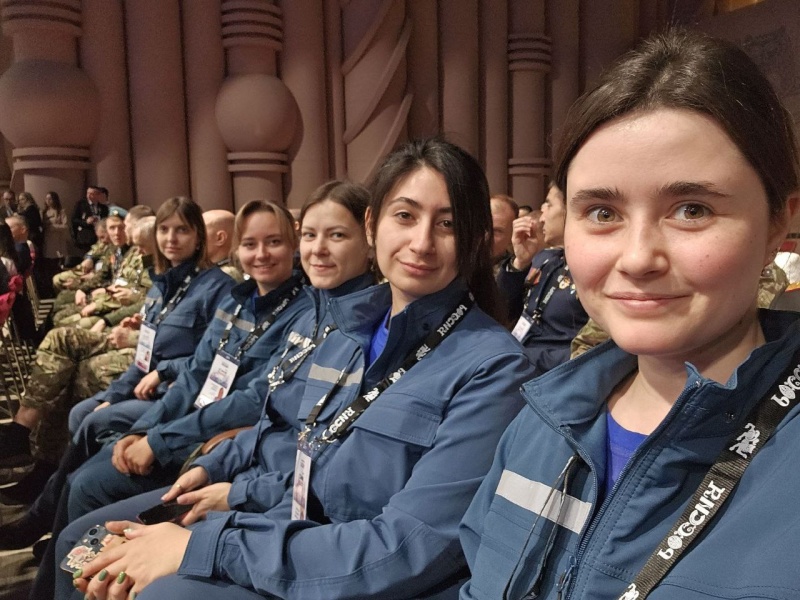 Специалисты Центра экстренной психологической помощи МЧС России посетили Национальный центр «Россия», где сегодня открылся Всероссийский форум по поддержке ветеранов СВО и членов их семей «Вместе победим»