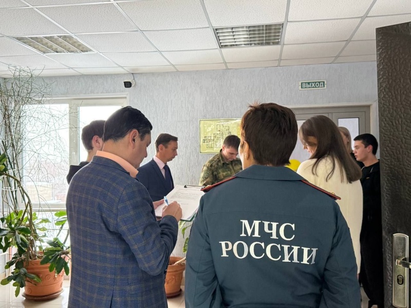 В Омкой области состоялась плановая учебная тренировка по теме «Действия администрации, педагогов, персонала  и обучающихся при угрозе совершения вооруженного нападения»