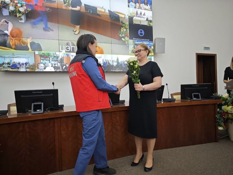 Юлия Шойгу наградила сотрудников ЦЭПП МЧС России в День спасателя