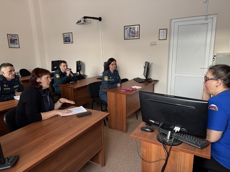 Специалист Дальневосточного филиала ЦЭПП МЧС России прошел обязательную периодическую аттестацию на подтверждение квалификации «спасатель»