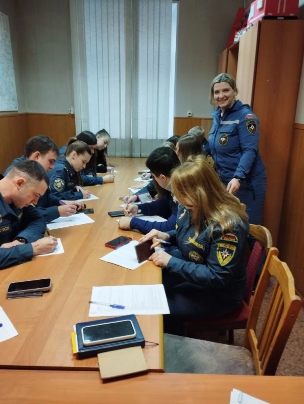 Психологи Главного управления МЧС России по Омской области провели плановые мониторинговые психодиагностические обследования личного состава