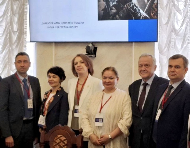 Юлия Шойгу провела круглый стол, посвящённый охране психического здоровья и психологического благополучия у лиц опасных профессий