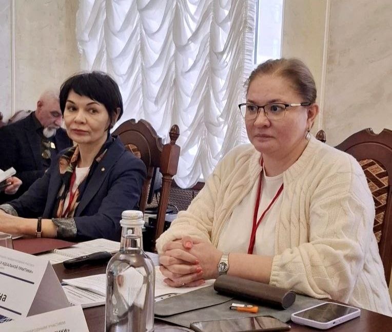 Юлия Шойгу провела круглый стол, посвящённый охране психического здоровья и психологического благополучия у лиц опасных профессий