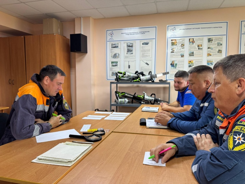 Психолог Дальневосточного филиала ЦЭПП МЧС России проверил профессиональные навыки спасателей при аттестации