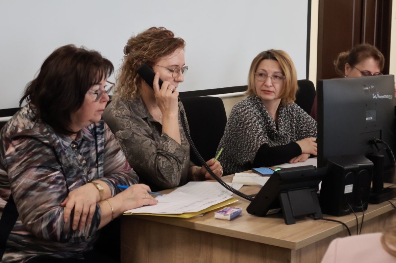 Психологи Псковской области приняли участие в тренировке по работе телефона «Горячая линия»