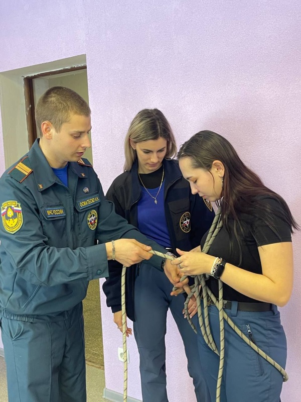 Специалисты Крымского филиала ФГБУ ЦЭПП МЧС России освоили образовательную программу по профессии «Спасатель»