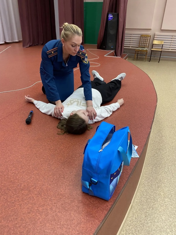 Психолог ГУ по Республике Коми провел занятия для школьников