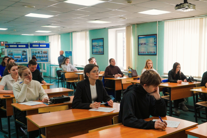 Северо-Западный федеральный округ провел отборочный этап студенческой лиги «Человеческий фактор»