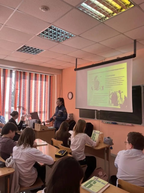 Уральским школьникам провели занятие о том, как распознать манипуляцию и защититься от неё