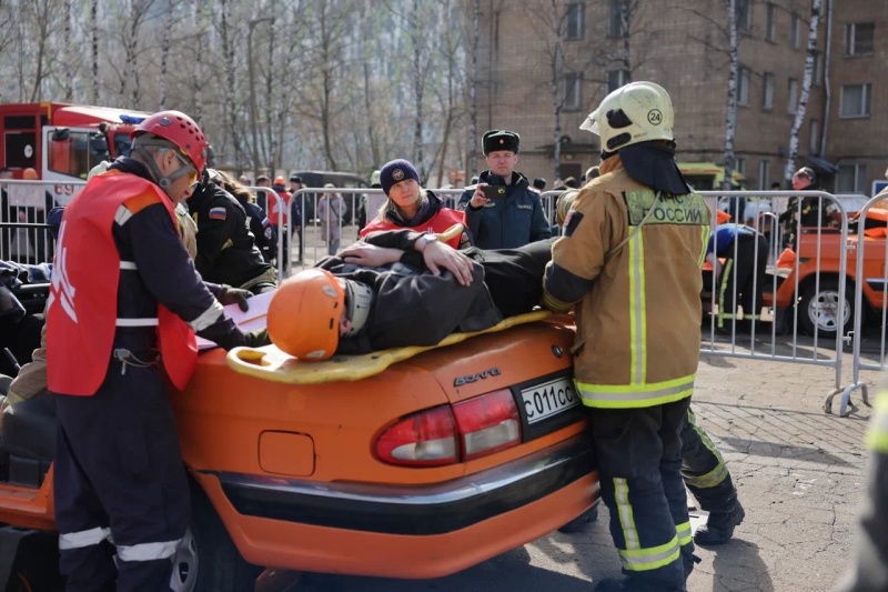 Психологи столичного главка МЧС России оценили мастерство спасателей на соревнованиях по проведению аварийно-спасательных работ при ДТП