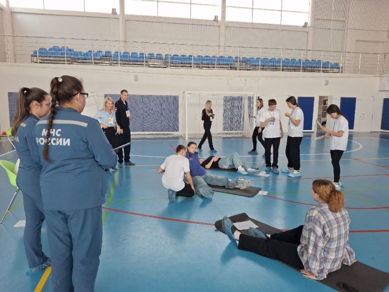 Психологи Дальневосточного филиала в качестве членов жюри приняли участие в конкурсе «Безопасное колесо - 2026»