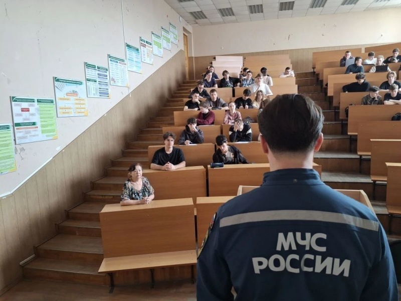 Специалист Дальневосточного филиала провёл занятие по культуре безопасного поведения для студентов