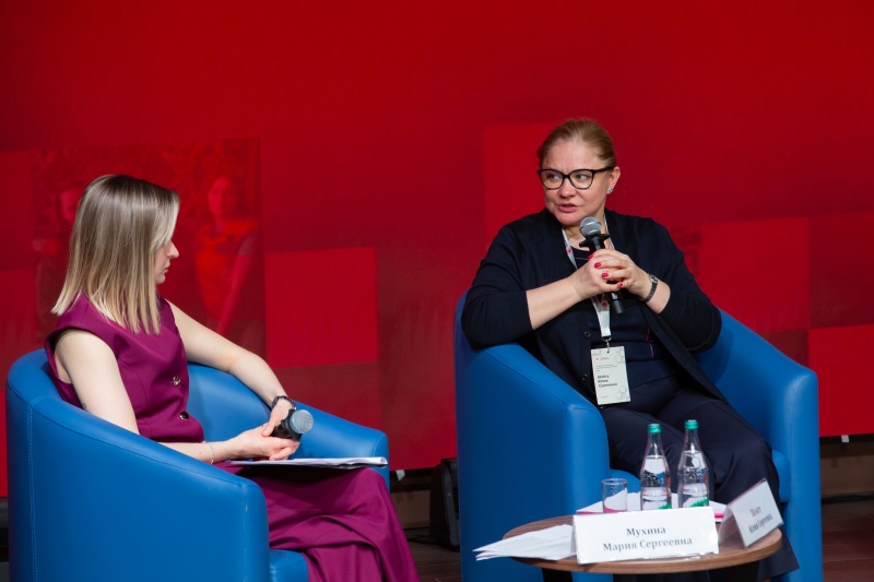 Директор Центра экстренной психологической помощи МЧС России Юлия Шойгу приняла участие в IV Национальном форуме Российского Красного Креста