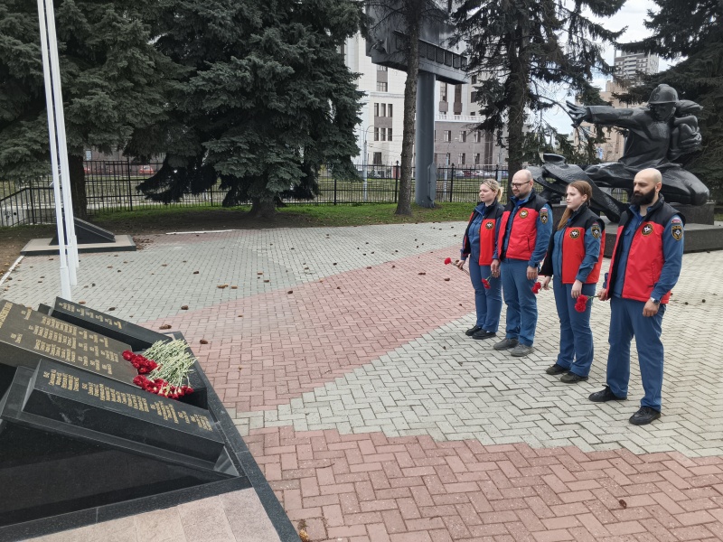 Сотрудники Приволжского филиала ЦЭПП МЧС России почтили память пожарных, погибших при исполнении служебных обязанностей