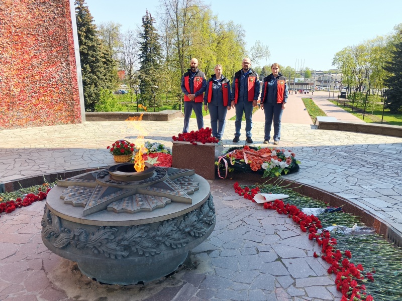 Психологи Приволжского филиала ЦЭПП МЧС России почтили память павших героев возложением цветов к Вечному огню