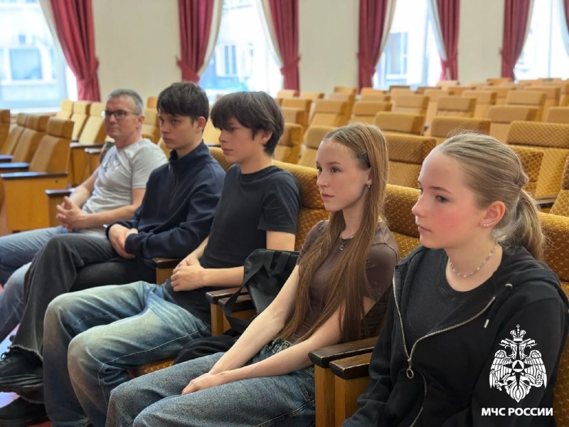 Психолог МЧС России провел для школьников занятия по обучению навыкам оказания первой помощи и психологической поддержки