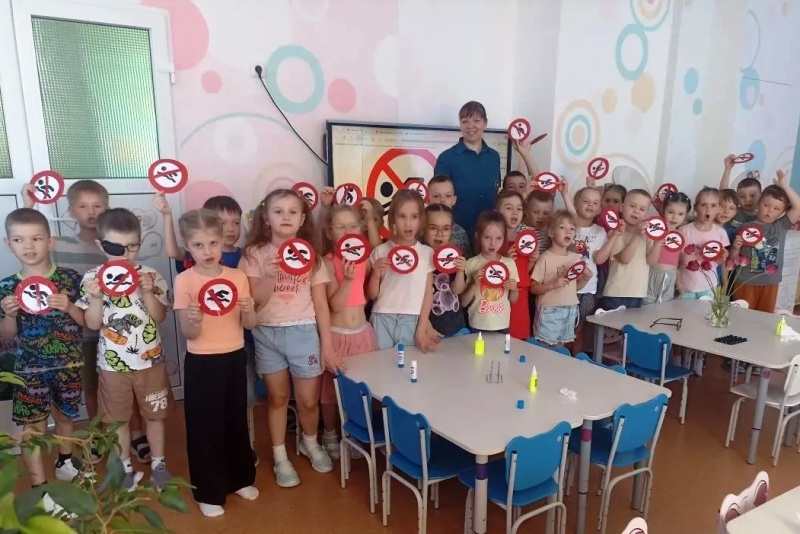 Специалисты МЧС научили маленьких нижегородцев основам безопасного поведения на воде
