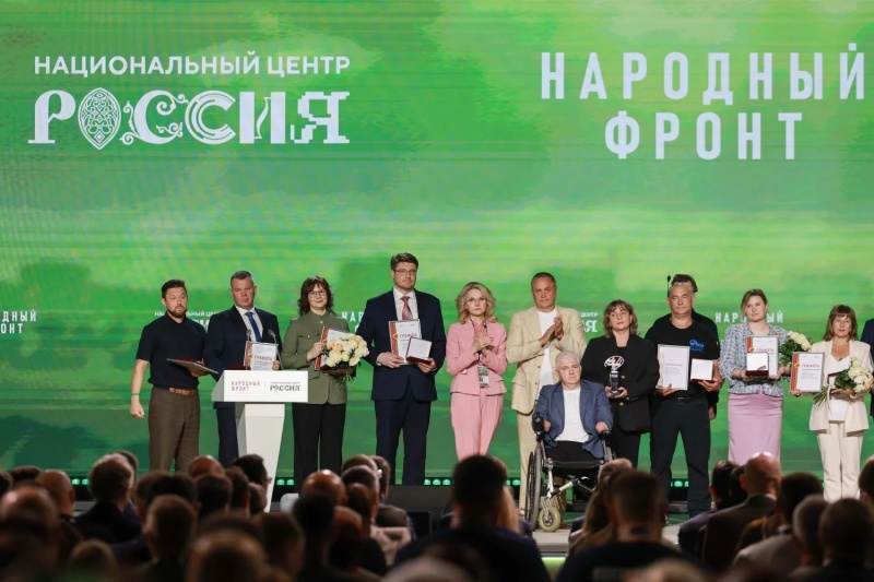 Старший преподаватель кафедры экстремальной психологии Факультета психологии МГУ им. М. В. Ломоносова Федор Ушков награжден нагрудным знаком «Народный фронт. Всё для Победы»