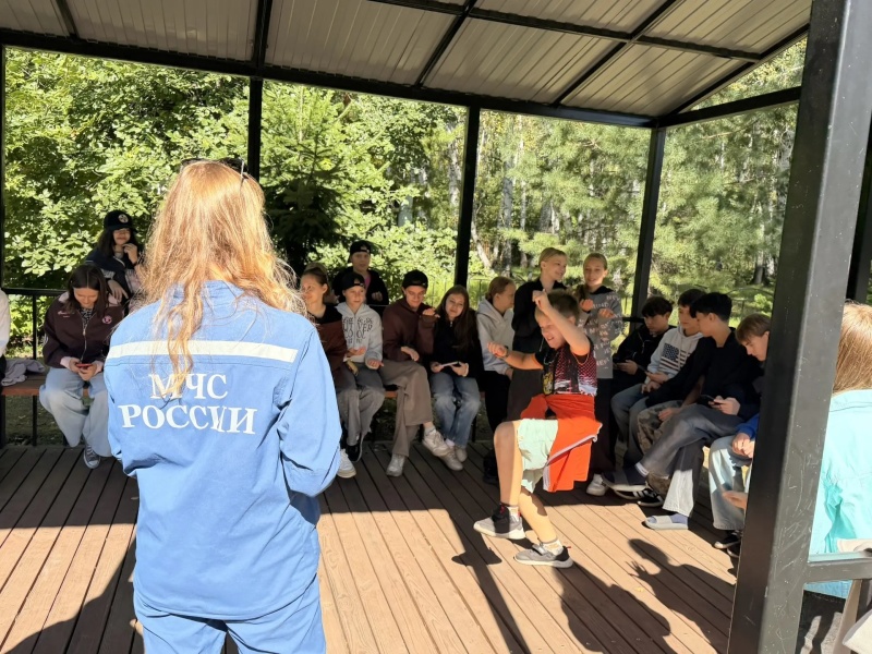 «Изучаем, спасаем, помогаем!»: 310 юных огнеборцев Омской области познакомились с работой пожарных и спасателей
