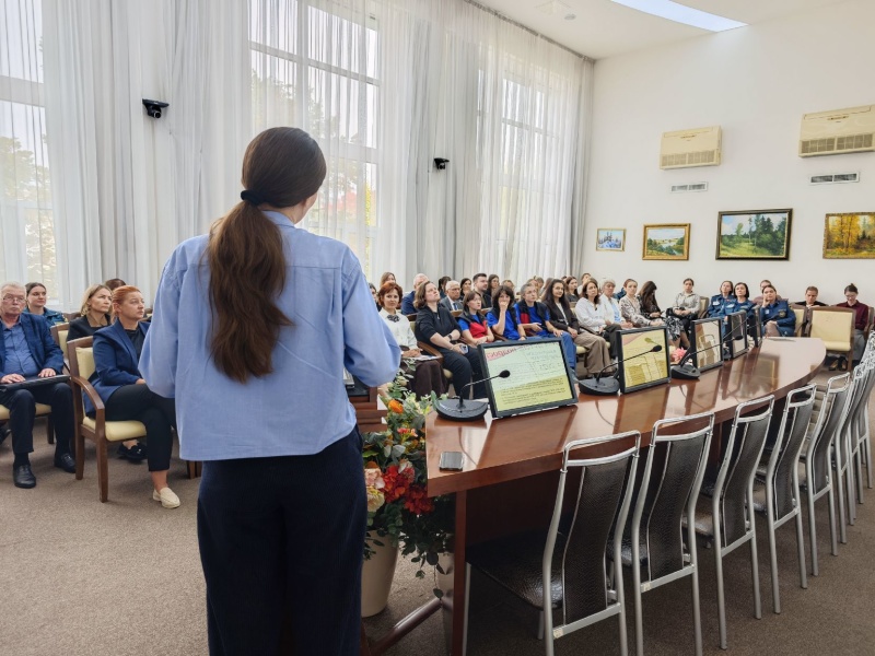 Теория и практика оказания экстренной психологической помощи была сегодня в фокусе внимания докладчиков из профильных отделов Центра и наших коллег из ВШЭ и ПКБ №1 им. Н. А. Алексеева
