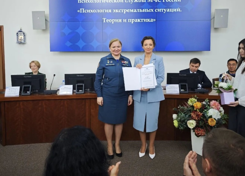 Межведомственное пленарное заседание «Психологи–обществу» открылось приветственным словом Романа Курынина