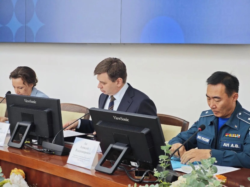 Межведомственное пленарное заседание «Психологи–обществу» открылось приветственным словом Романа Курынина