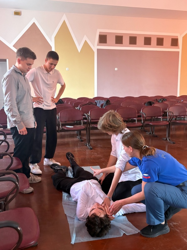 Специалисты Южного филиала Центра экстренной психологической помощи провели комплекс мероприятий, приуроченных к Всемирному дня оказания первой помощи