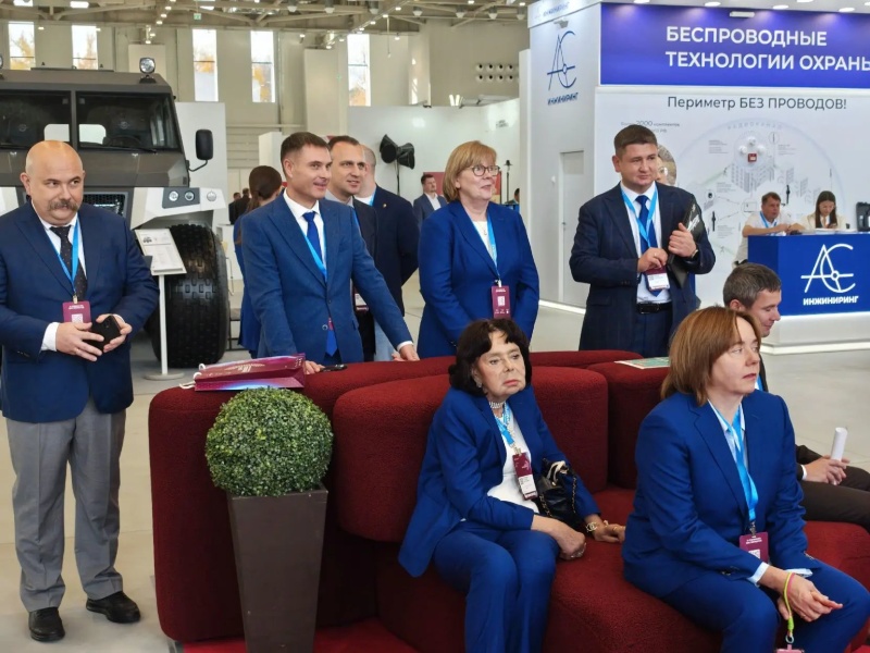 ЦЭПП МЧС России представил на ВДНХ масштабную работу по переводу памяток по оказанию первой помощи и психологической поддержки и ролик, обучающий применению приема Геймлиха