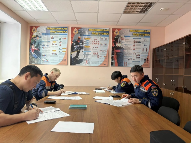 Специалист Сибирского филиала выполняет плановые мероприятия по психологическому сопровождению спасателей в городе Дудинка