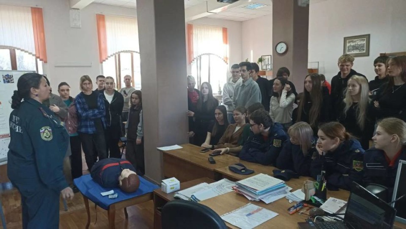 Участников молодежного студенческого отряда для помощи полиции «Тигр» обучили алгоритму оказания первой помощи пострадавшим в кризисных ситуациях