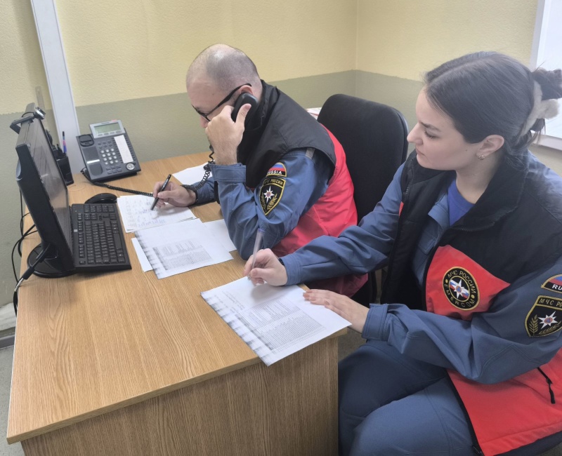 Специалисты Приволжского филиала ЦЭПП МЧС России отработали действия при ДТП пассажирского автобуса с грузовым автомобилем