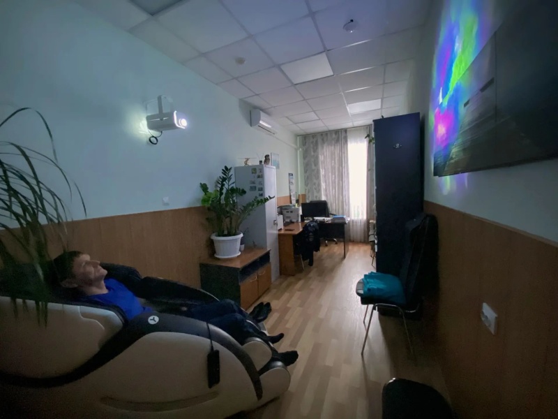 Специалисты Красноярского авиационно-спасательного центра проходят программы с использованием специального психофизиологического оборудования